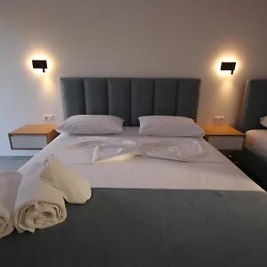 Hotel Bujtina Eleni, Himarë